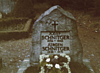 Cemetery Rüthen 1970 / UNBROKEN TIES © 2017 Lanapul Film